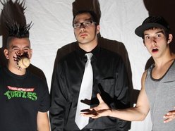 https://cdn.indiemusicreviews.net/images/97-grenade-does-punk-the-right-way.jpg