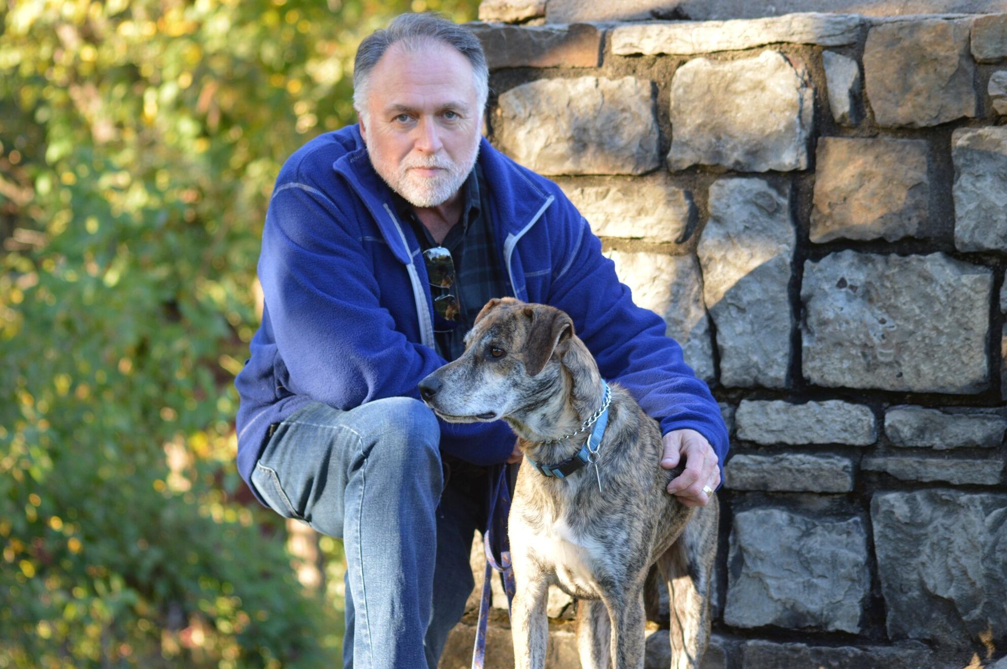 https://cdn.indiemusicreviews.net/images/a-celebration-of-life-and-love-through-powerful-music-robert-e-jones-presents-the-hills-of-arkansas.jpg