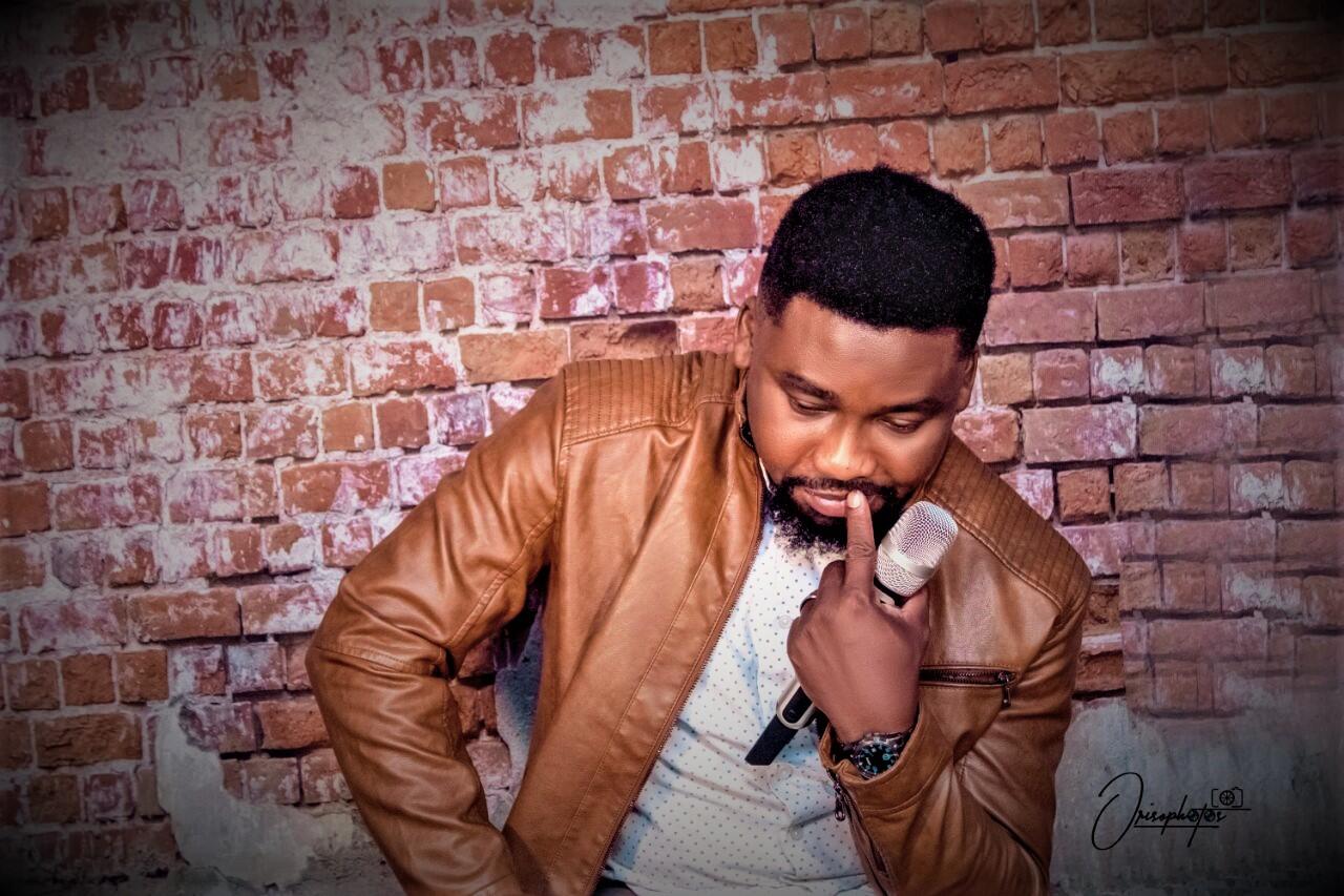 https://cdn.indiemusicreviews.net/images/a-fresh-take-on-a-beloved-genre-rising-gospel-singer-and-minister-rowland-sunday-stuns-with-new-christian-rock-album-community-of-praise.jpg