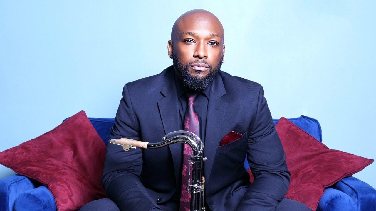 https://cdn.indiemusicreviews.net/images/a-striking-blend-of-chilled-out-hip-hop-and-jazz-fusions-eric-thomas-stuns-all-with-love-let-me-be.jpg