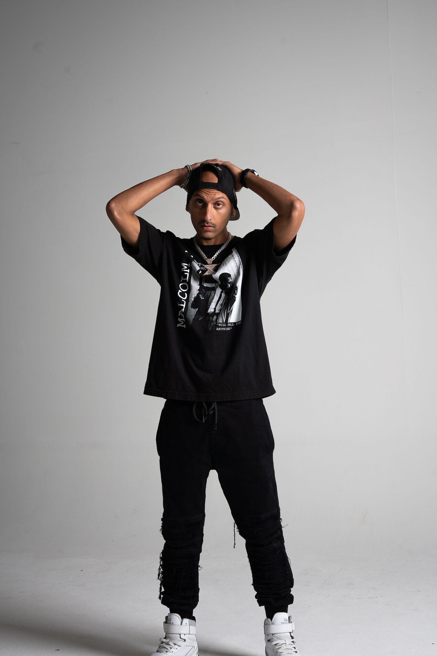 https://cdn.indiemusicreviews.net/images/a-thrilling-picture-of-engaging-stories-and-authentic-style-zeal-static-unveils-new-hip-hop-single-u-aint-ready.jpg