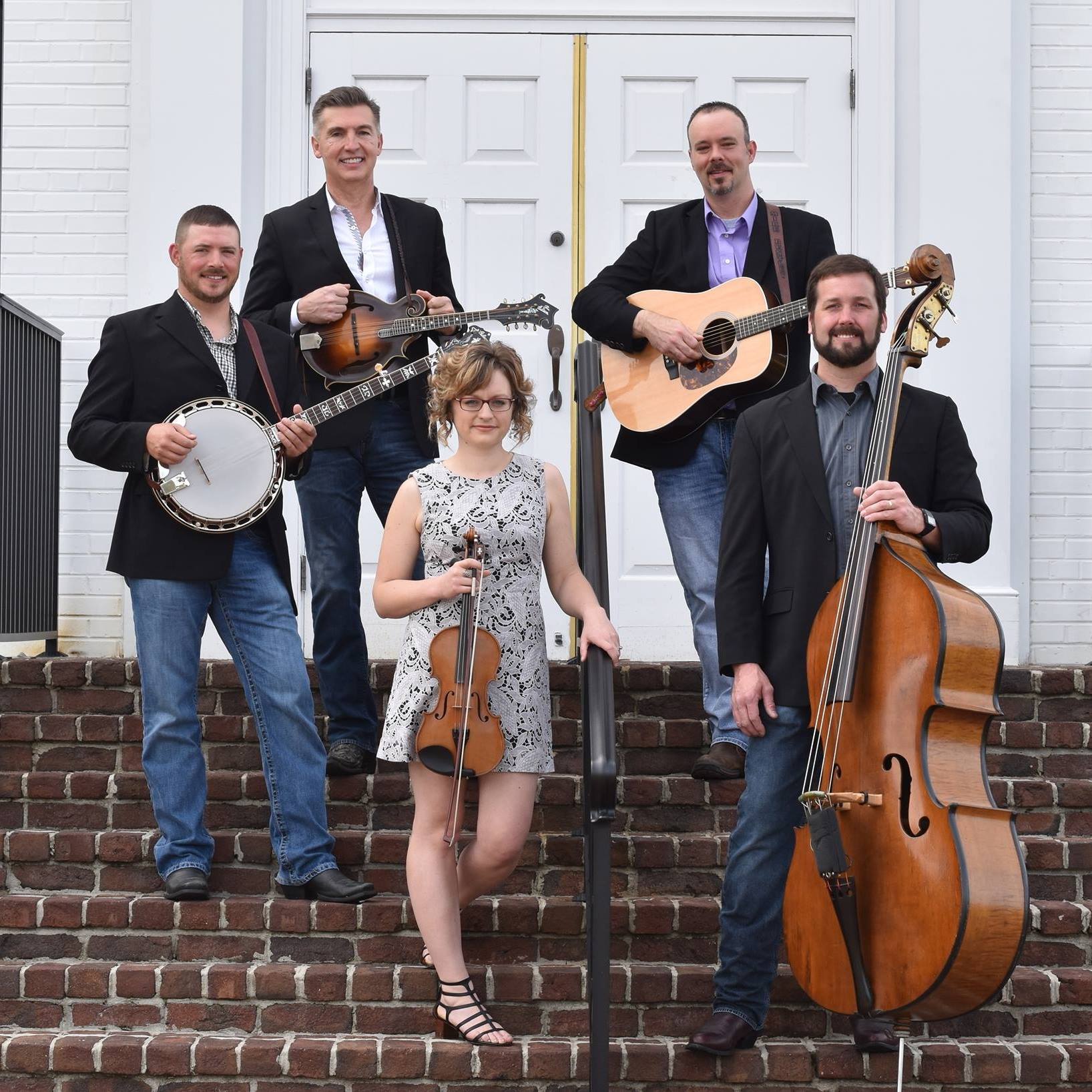 https://cdn.indiemusicreviews.net/images/alan-bibey-grasstownes-hitchhiking-to-california.jpg