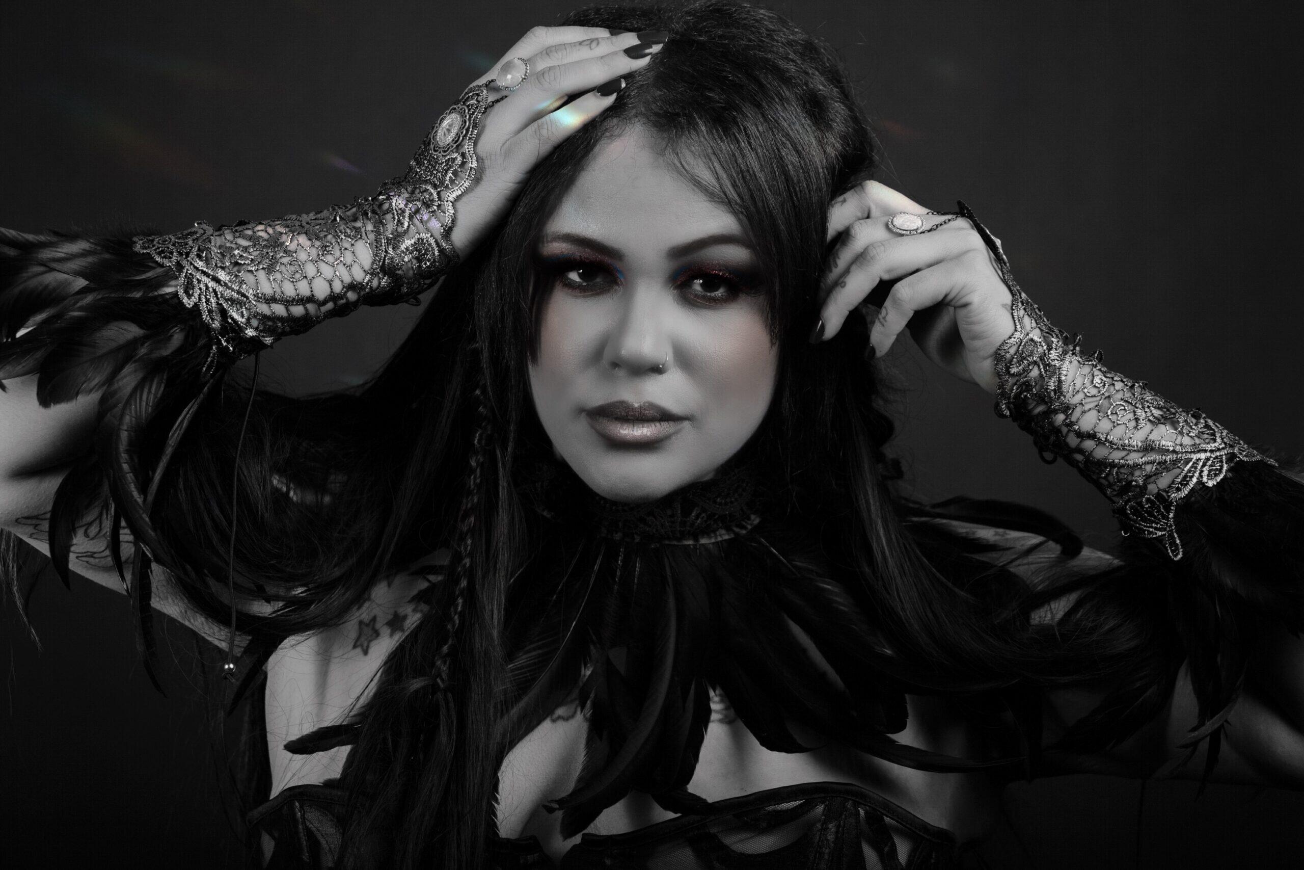 https://cdn.indiemusicreviews.net/images/alluring-dreamy-and-sensual-tunes-of-rock-and-alternative-independent-rock-artist-nikki-chainz-driven-to-rise.jpg