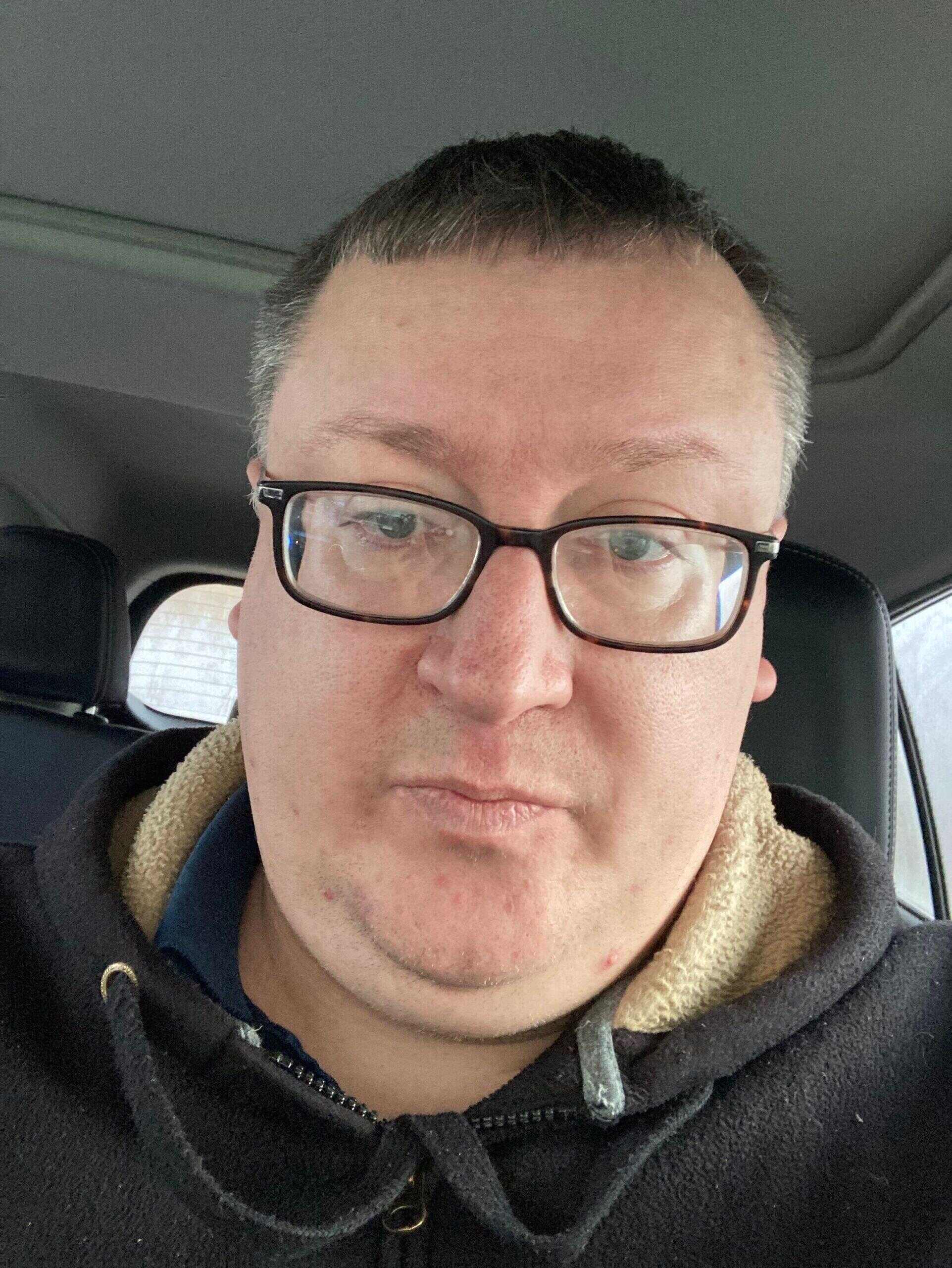 https://cdn.indiemusicreviews.net/images/an-engaging-and-intimate-country-and-pop-rock-composition-jon-steeles-a-beautiful-christmas-song-wins-hearts.jpg