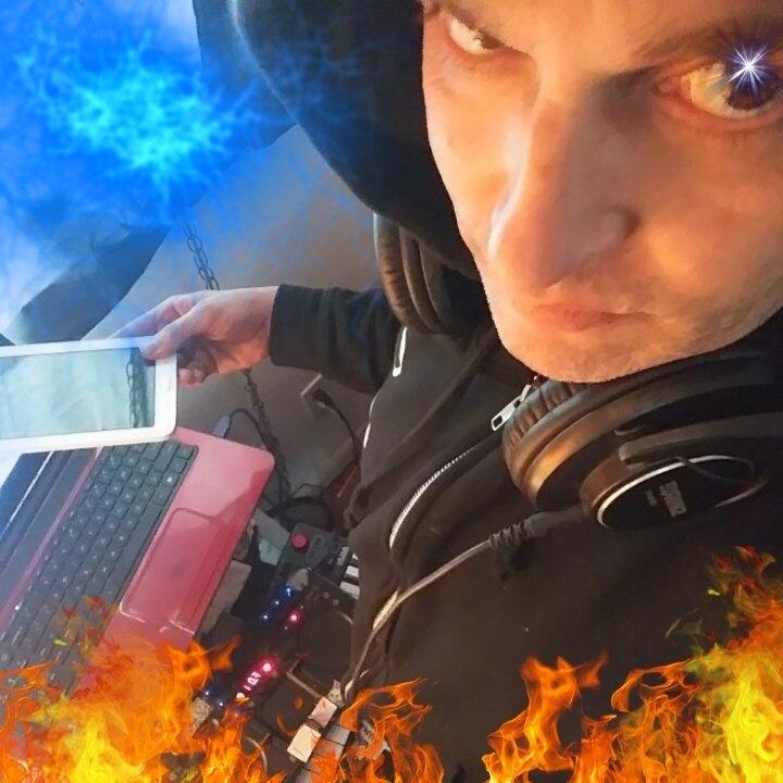 https://cdn.indiemusicreviews.net/images/an-undead-artist-moving-beyond-the-bounds-of-music-and-rhythms-dj-zombie-enthralls-with-new-blends.jpg
