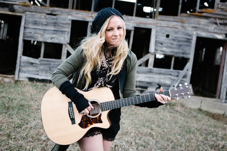 https://cdn.indiemusicreviews.net/images/andriana-lehr-artifacts.jpg