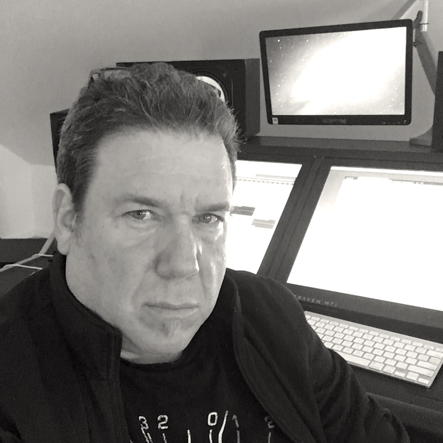 https://cdn.indiemusicreviews.net/images/any-moment-by-le-sonic-feat-robert-lee.jpg
