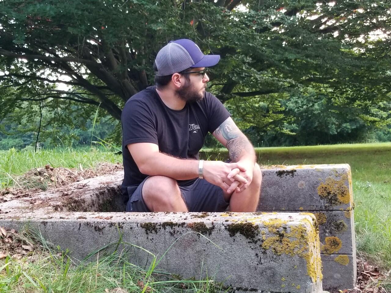 https://cdn.indiemusicreviews.net/images/authentic-rock-rhythms-and-uplifting-acoustic-vocals-rising-artist-jon-river-set-to-soar-with-new-single.jpg