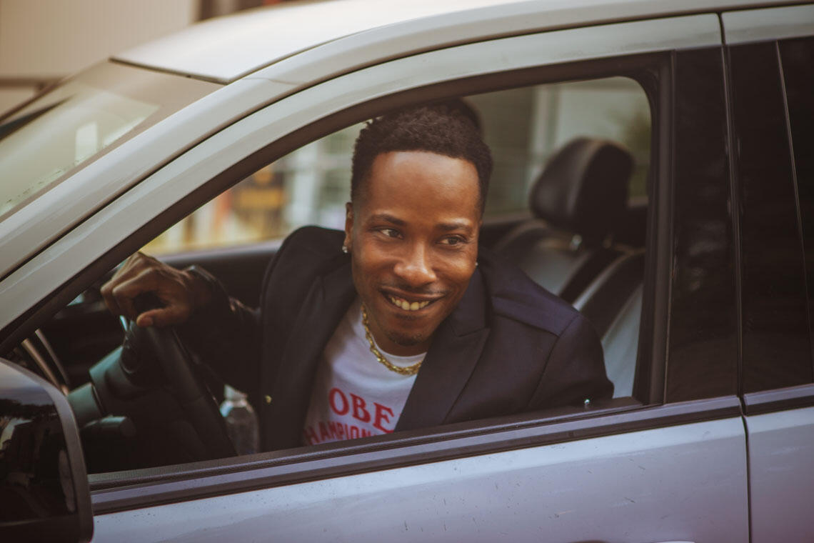 https://cdn.indiemusicreviews.net/images/blending-the-diverse-fusions-of-dance-pop-and-reggae-across-the-seven-seas-rising-international-artist-jyrus-melody-unveils-enlivening-new-single.jpg