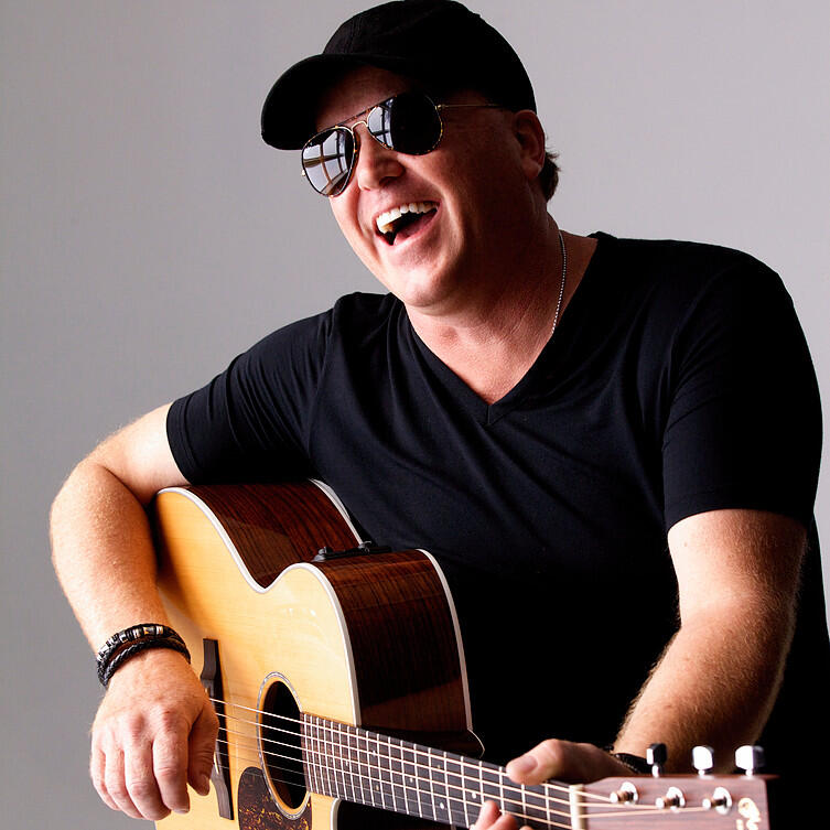 https://cdn.indiemusicreviews.net/images/brent-daniels-every-road-has-a-turn.jpg