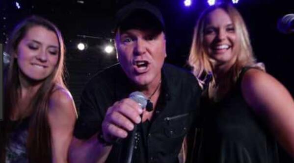 https://cdn.indiemusicreviews.net/images/brent-daniels-party-at-the-end-of-the-road.jpg