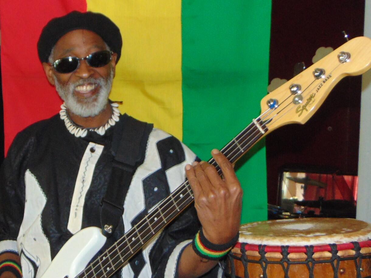 https://cdn.indiemusicreviews.net/images/celebrating-living-and-learning-with-intoxicating-reggae-and-world-music-beats-rising-band-elisha-israel-amp-az-one-unveils-new-single.jpg