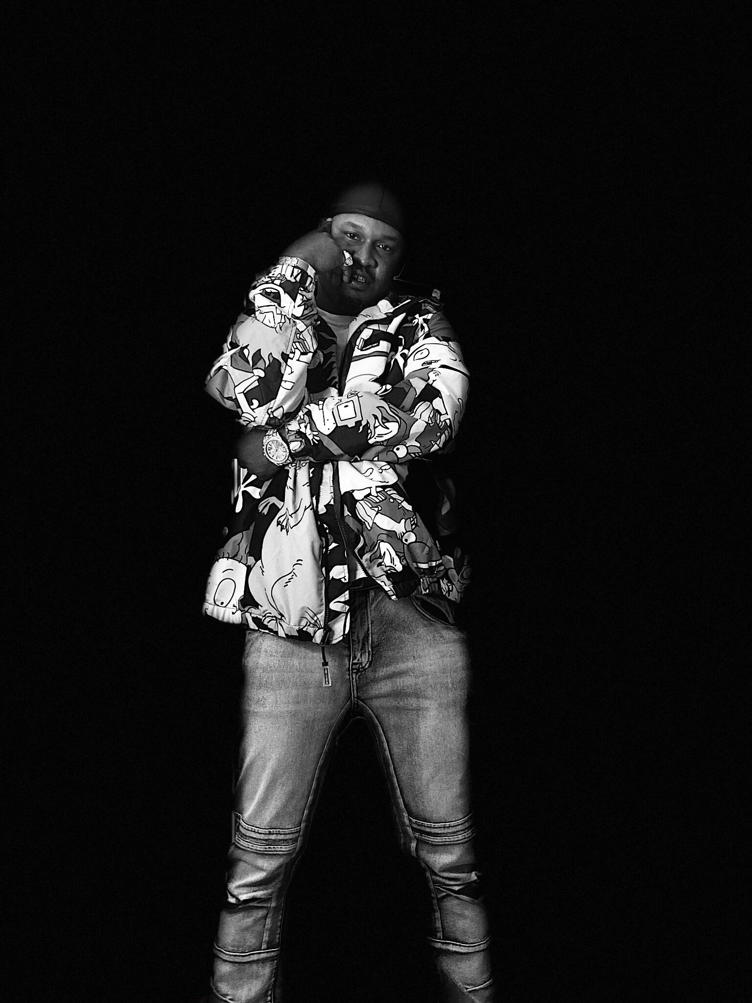 https://cdn.indiemusicreviews.net/images/channeling-an-original-new-feel-with-old-school-nostalgic-hip-hop-rising-artist-dumm-munee-unveils-new-single.jpg