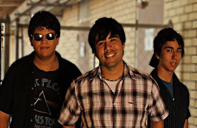 https://cdn.indiemusicreviews.net/images/closed-campus-take-center-stage.jpg