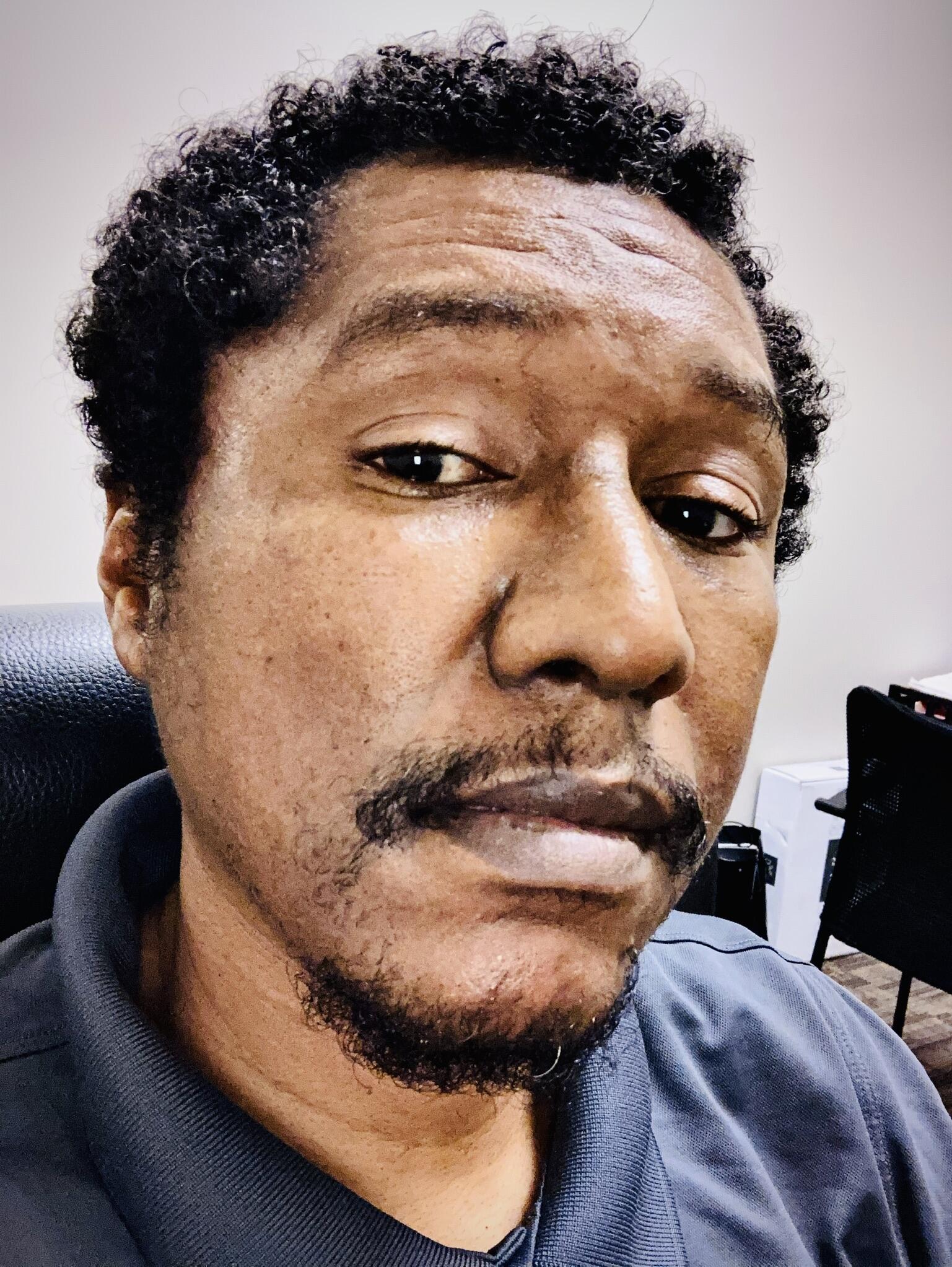 https://cdn.indiemusicreviews.net/images/creating-comfort-music-and-rhythmic-tunes-effortlessly-up-and-coming-singer-marcelus-the-artist-is-set-to-give-his-rivals-a-run-for-their-money-with-new-music.jpg