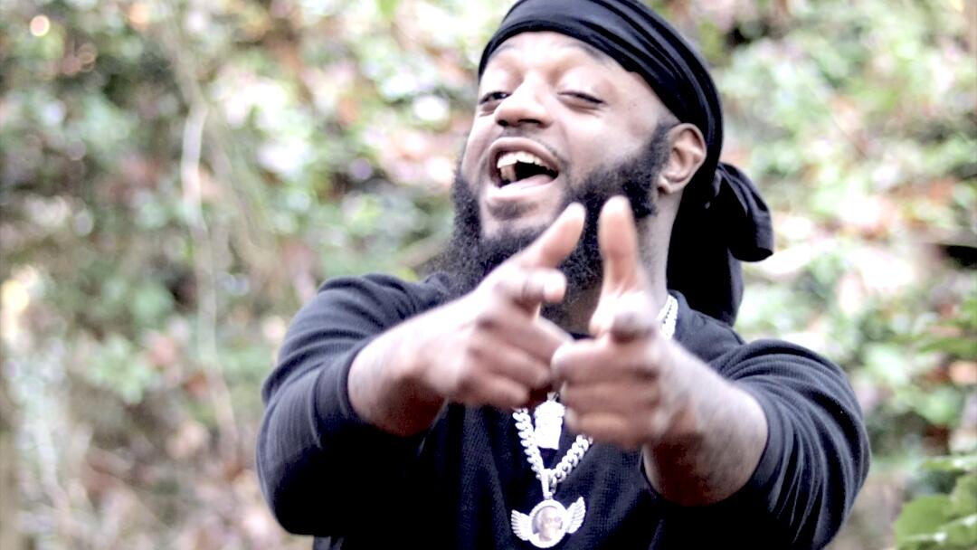 https://cdn.indiemusicreviews.net/images/creating-vibrant-and-stunning-hip-hop-and-rap-compositions-presenting-to-the-world-americas-rising-star-jerzey-b.jpg