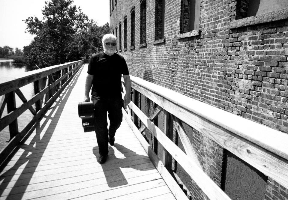 https://cdn.indiemusicreviews.net/images/david-arn-walking-to-dreamland.jpg