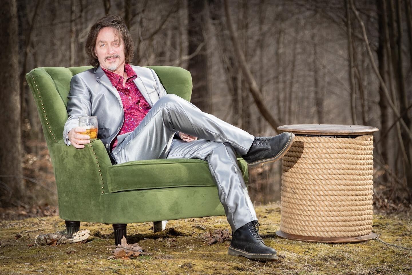 https://cdn.indiemusicreviews.net/images/doug-henthorn-returns-with-new-album-three.jpg