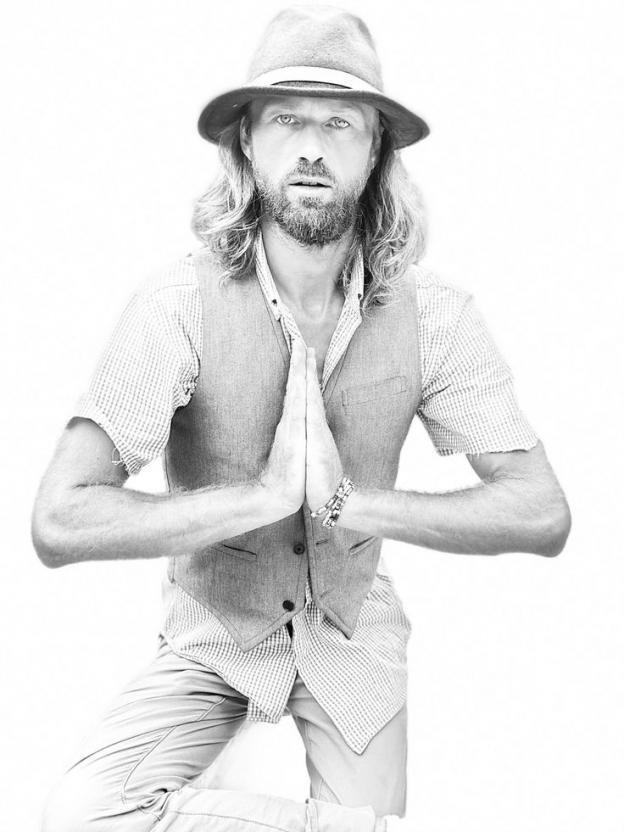 https://cdn.indiemusicreviews.net/images/drummer-singer-peter-barr-keeps-on-evolving.jpg