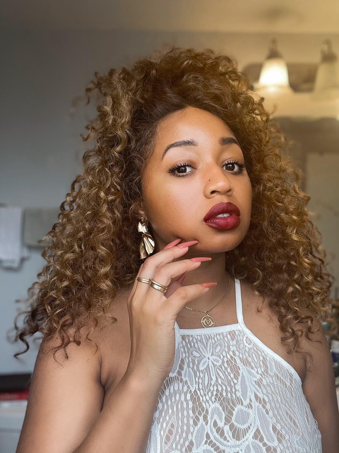 https://cdn.indiemusicreviews.net/images/embarking-journeys-of-self-discovery-with-innovative-and-relatable-pop-singer-songwriter-ashlea-annya-set-to-inspire.jpg