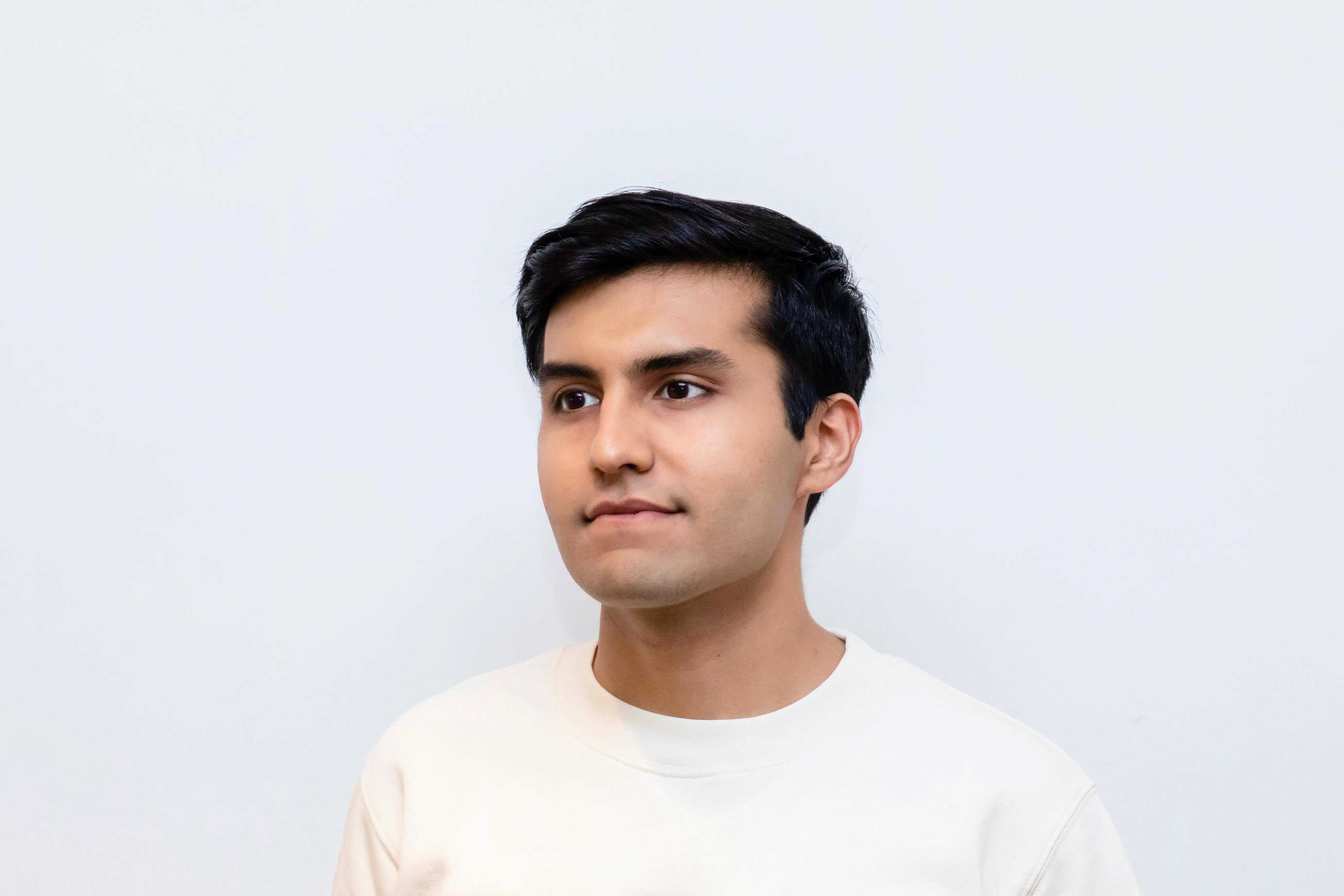 https://cdn.indiemusicreviews.net/images/emerging-artist-sidhant-seth-announces-release-of-new-hypnotic-single-hypnotizing-me.jpg