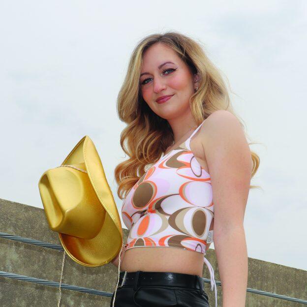 https://cdn.indiemusicreviews.net/images/emerging-artist-trinity-wiseman-unveils-her-upcoming-single-woke-up.jpg