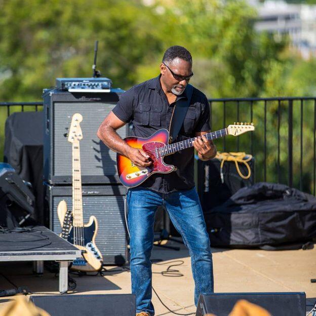 https://cdn.indiemusicreviews.net/images/eric-essix-brings-southern-soul-to-jazz-music.jpg