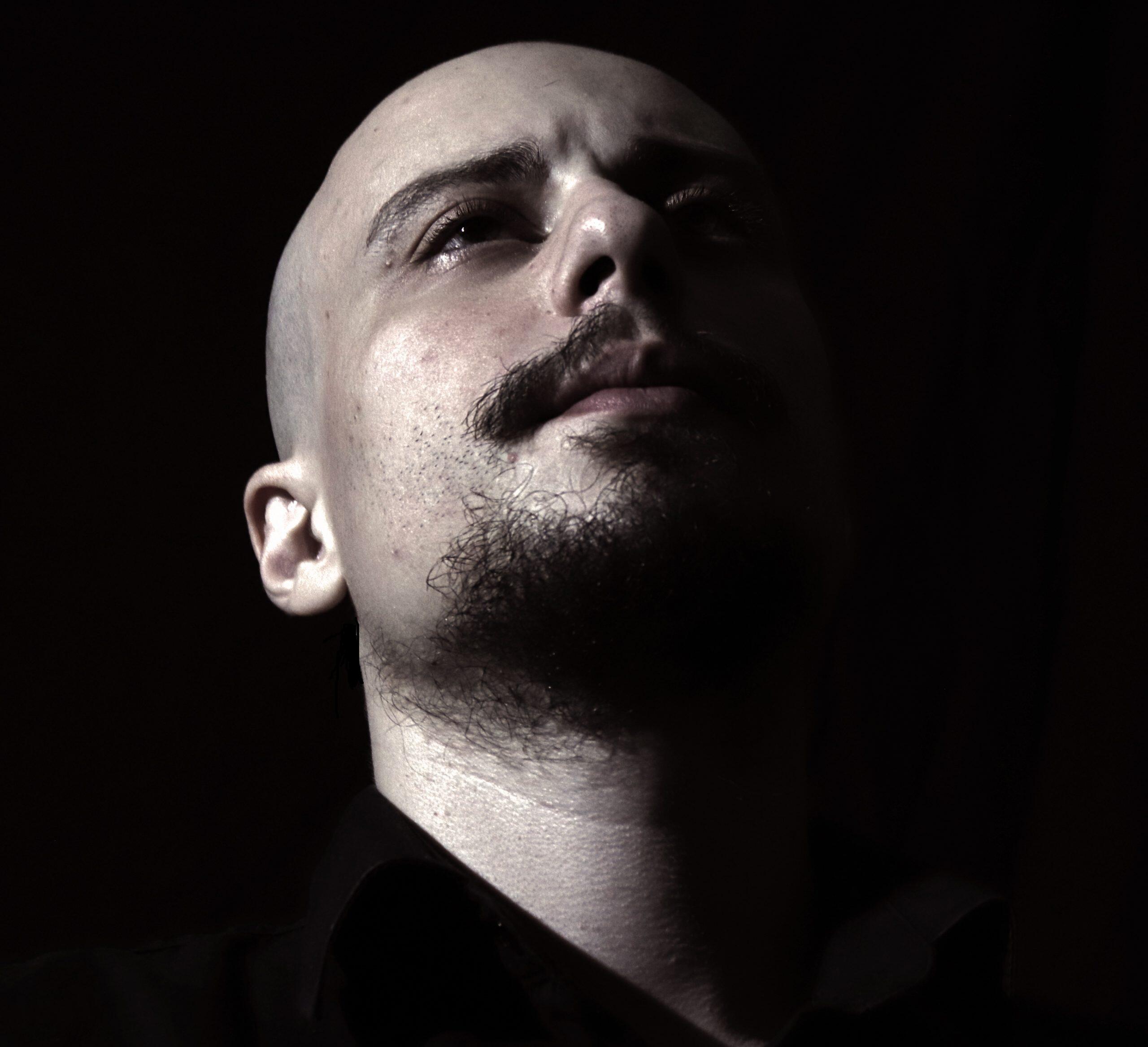 https://cdn.indiemusicreviews.net/images/experimental-metal-and-progressive-rock-this-singer-will-bring-all-of-the-three-to-the-music-world-introducing-riccardo-moccia.jpg