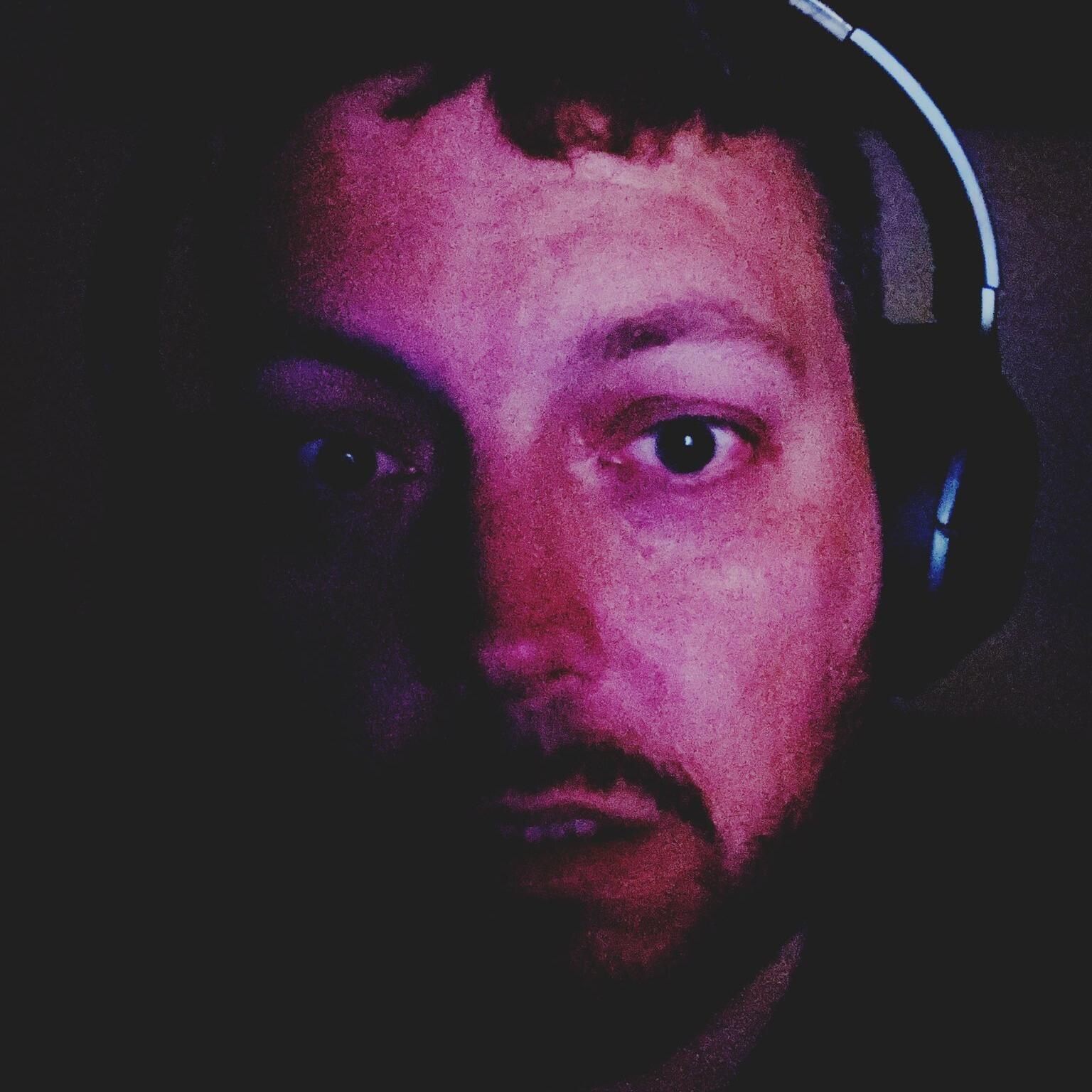 https://cdn.indiemusicreviews.net/images/fearful-earful-takes-diy-pop-into-the-stratosphere-with-buzzy-dancey-hyperphantasia-2.jpg