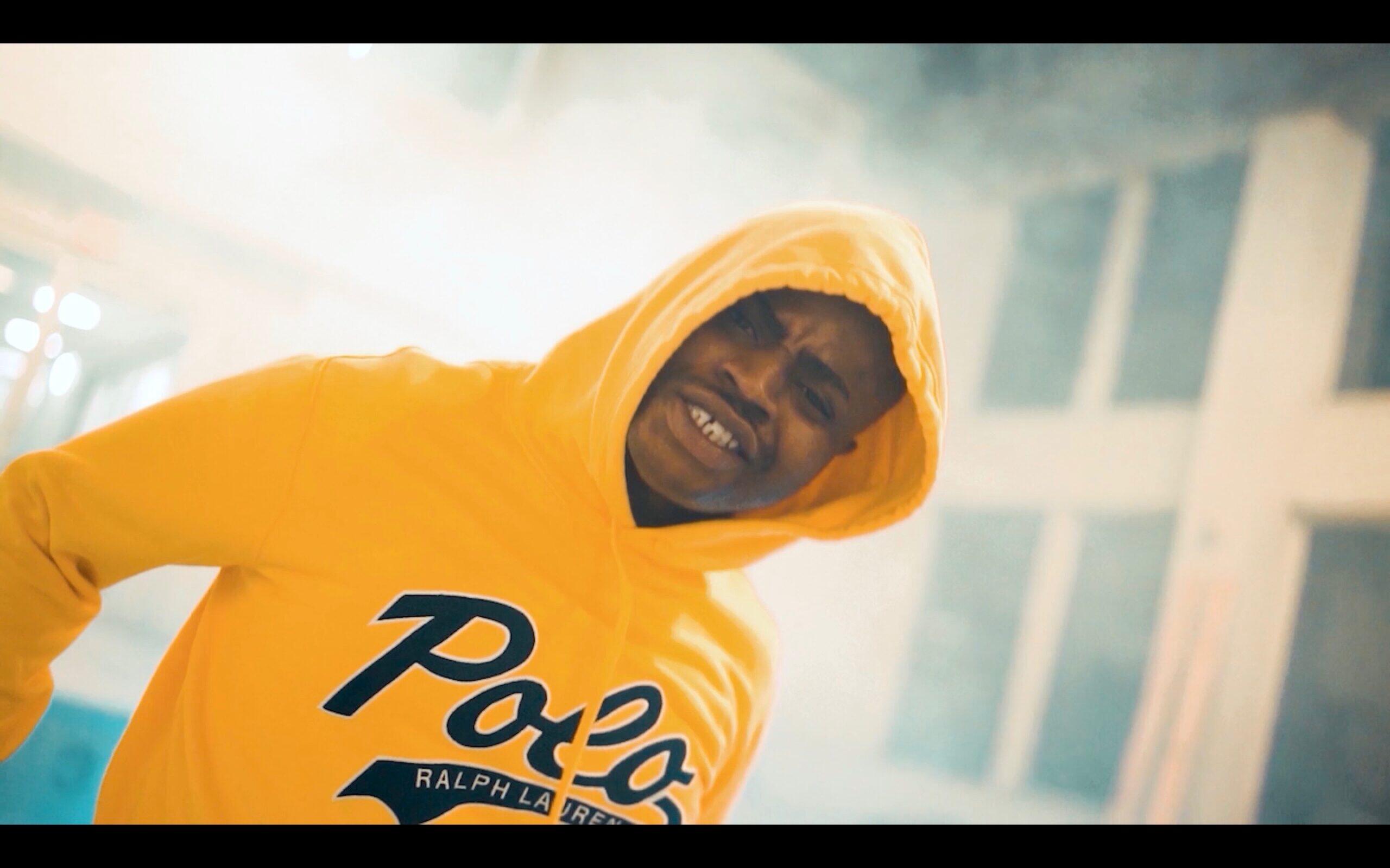 https://cdn.indiemusicreviews.net/images/from-jamaican-dancehall-to-american-hip-hop-versatile-singer-songwriter-ejai-soars-upward-with-breathtaking-music.jpg