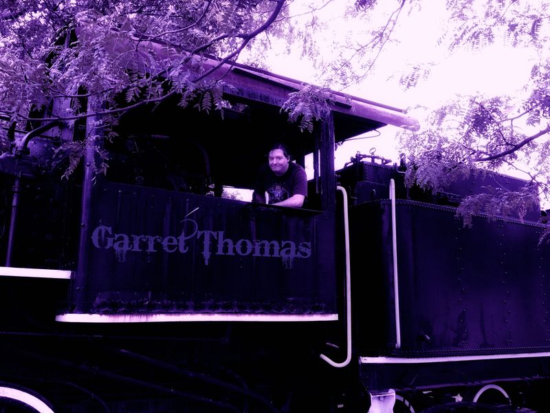 https://cdn.indiemusicreviews.net/images/garret-thomas-leaves-the-rock-to-the-music.jpg