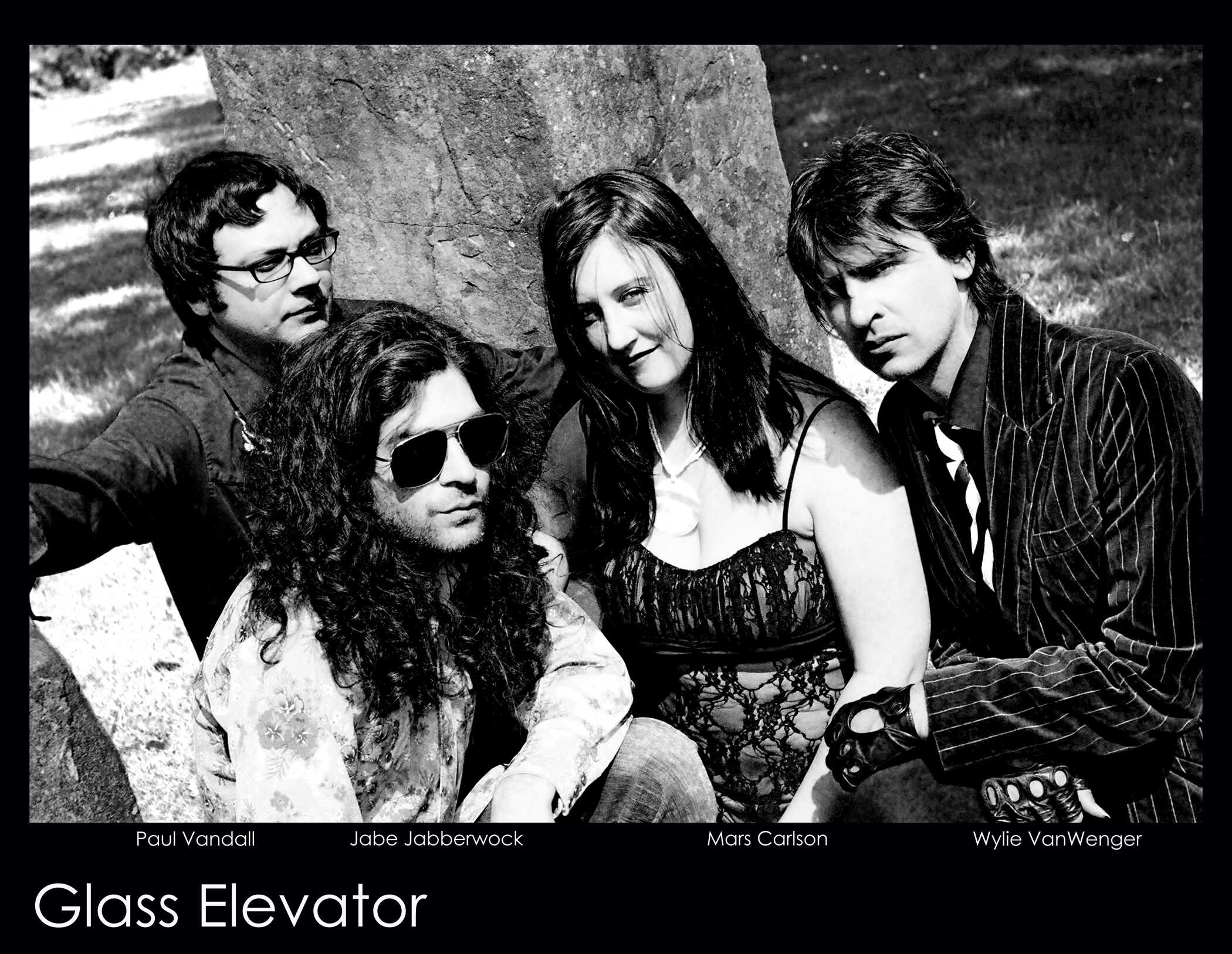 https://cdn.indiemusicreviews.net/images/glass-elevator-blur-the-boundaries.jpg