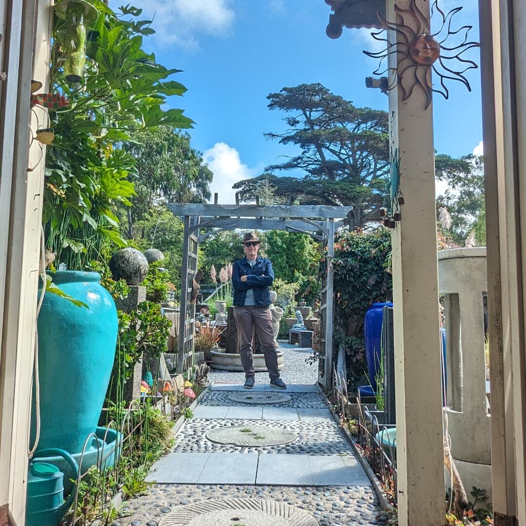 https://cdn.indiemusicreviews.net/images/grammy-winning-composer-delivers-transcendent-alternative-debut-kramer-captivates-all-with-tranquil-skies.jpg