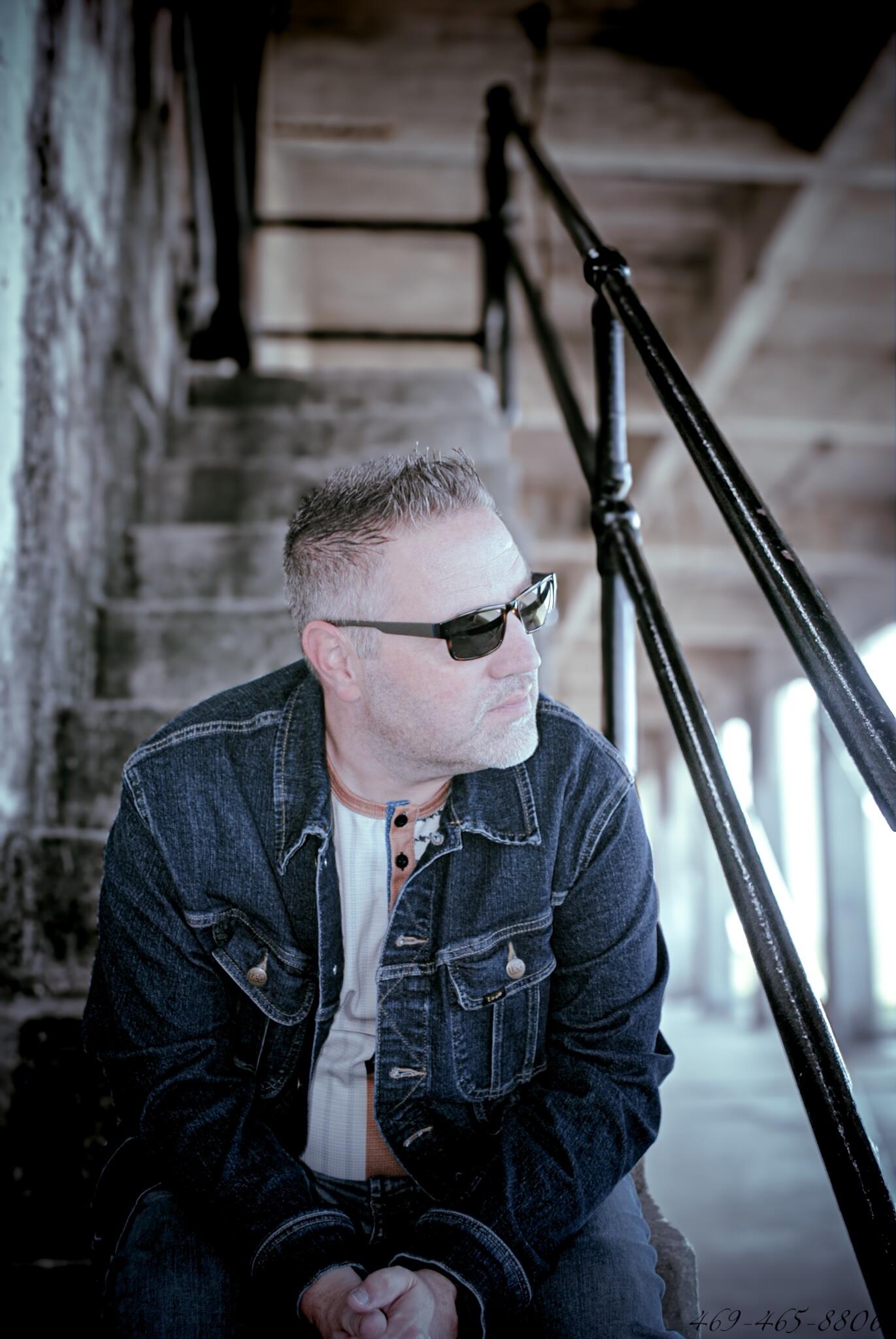 https://cdn.indiemusicreviews.net/images/harmonizing-faith-with-enriching-country-tunes-and-alternative-rhythms-marc-ricks-inspires-with-showcase-ep.jpg