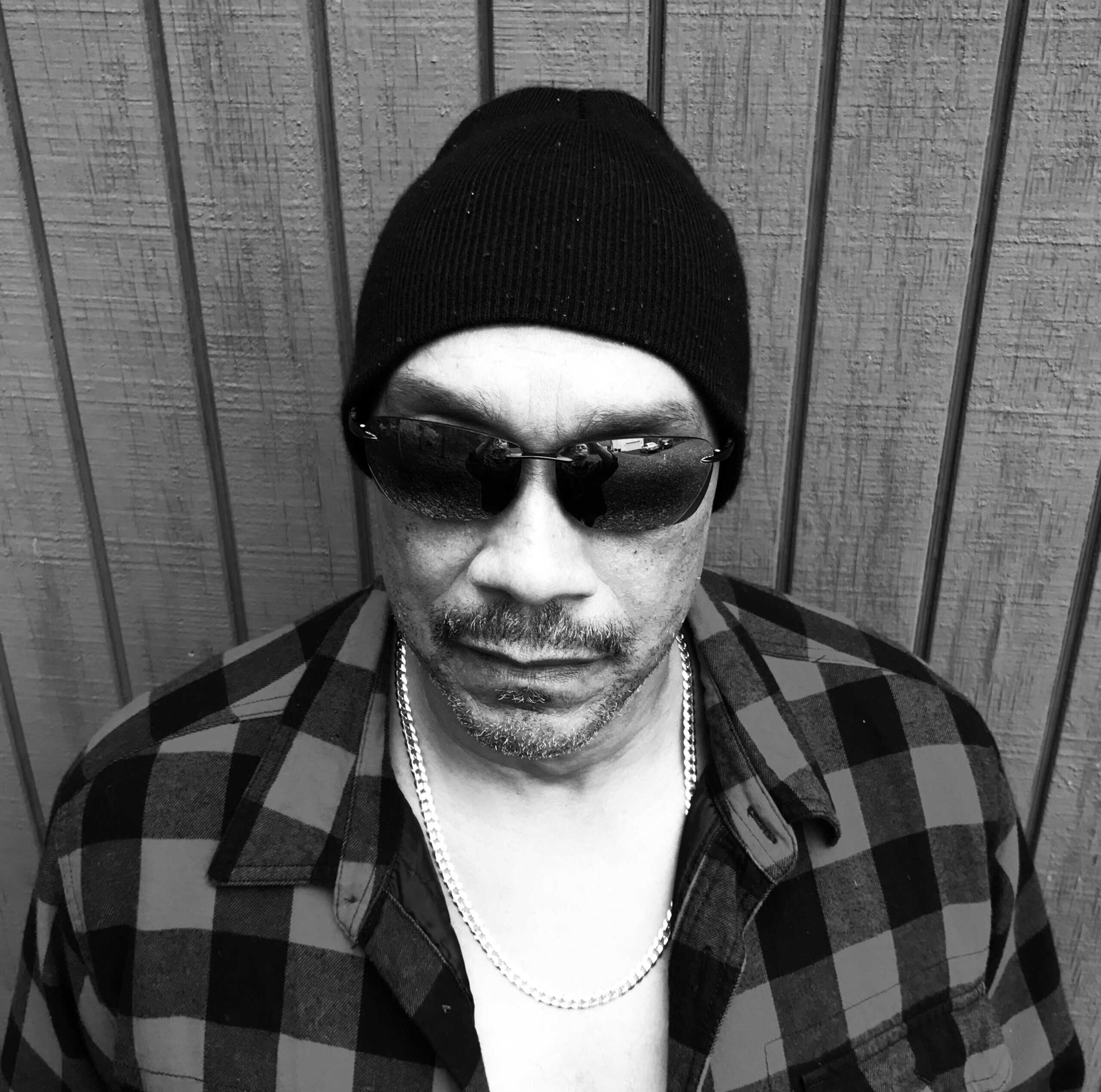 https://cdn.indiemusicreviews.net/images/hot-new-artist-with-new-and-diverse-music-presenting-to-the-world-steve-leads.jpg