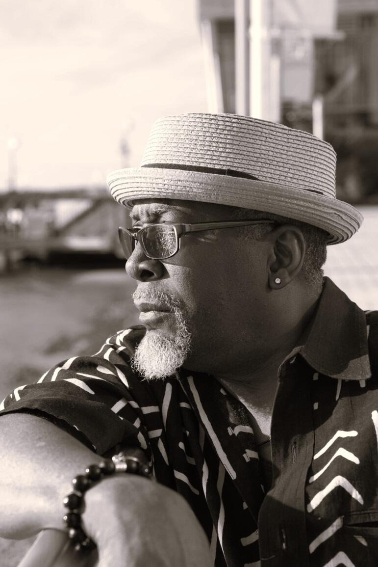 https://cdn.indiemusicreviews.net/images/illuminating-the-way-with-enchanting-and-soulful-jazz-music-steven-b-strikes-all-the-right-chords-with-its-time.jpg
