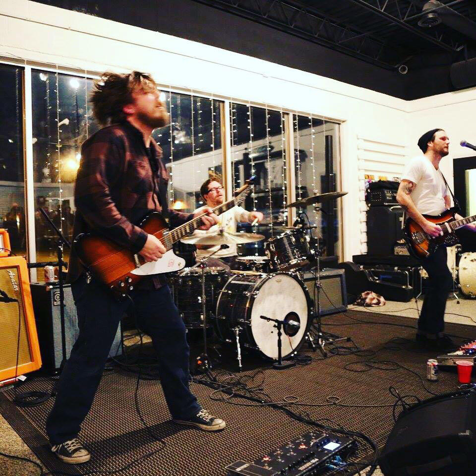 https://cdn.indiemusicreviews.net/images/inbokeh-into-the-sun.jpg