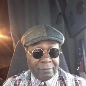https://cdn.indiemusicreviews.net/images/introducing-singer-songwriter-tommy-raphael.jpg