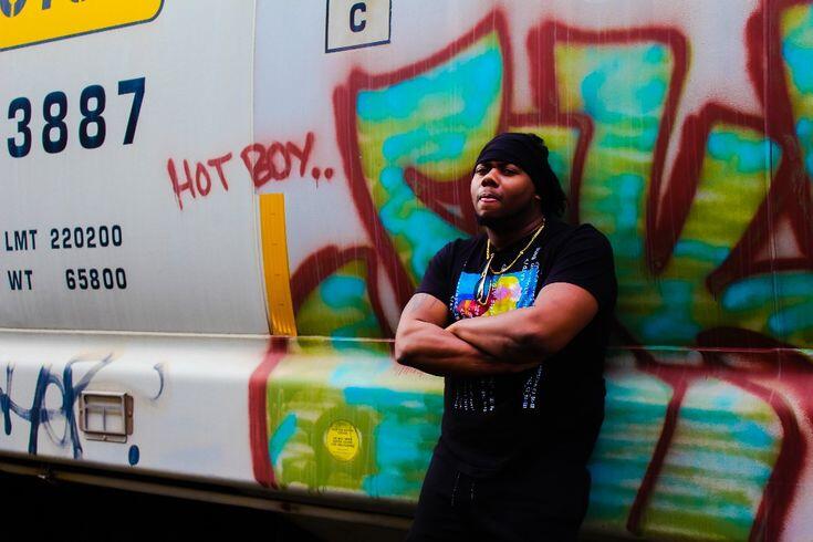 https://cdn.indiemusicreviews.net/images/is-lackluster-lyricism-at-the-forefront-of-music-today.jpg