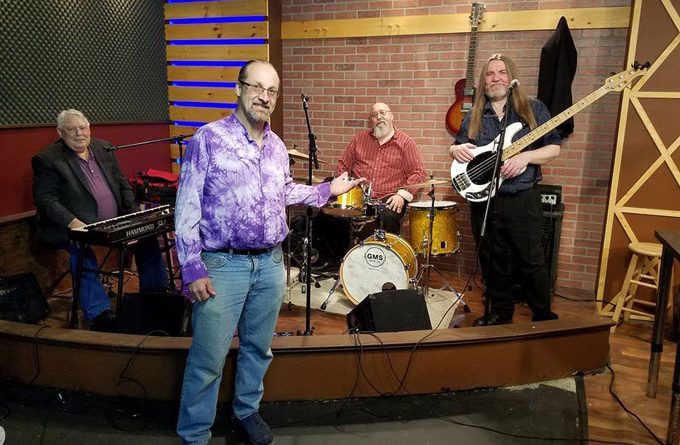 https://cdn.indiemusicreviews.net/images/johnny-mac-band-ace.jpg