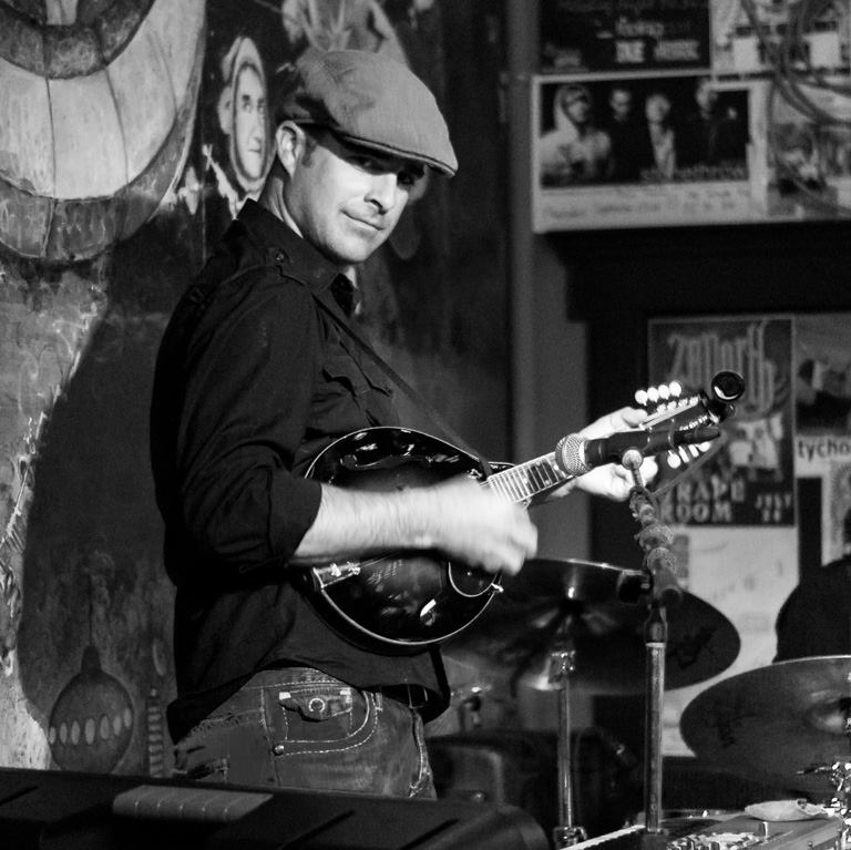 https://cdn.indiemusicreviews.net/images/justin-difebbo-skin-and-bones.jpg
