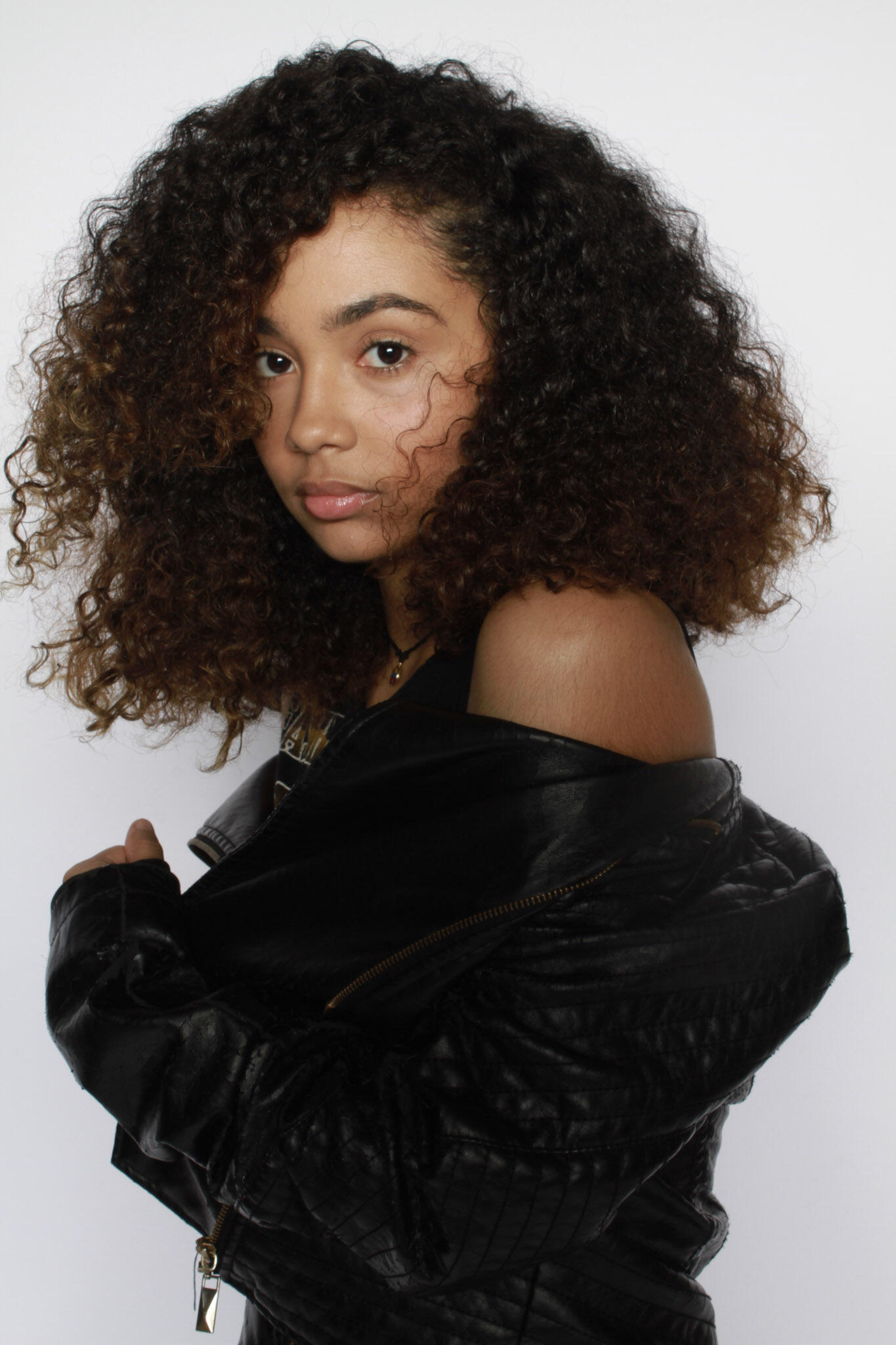 https://cdn.indiemusicreviews.net/images/k-dulce-leaves-rampb-and-hip-hop-melded-to-perfection.jpg