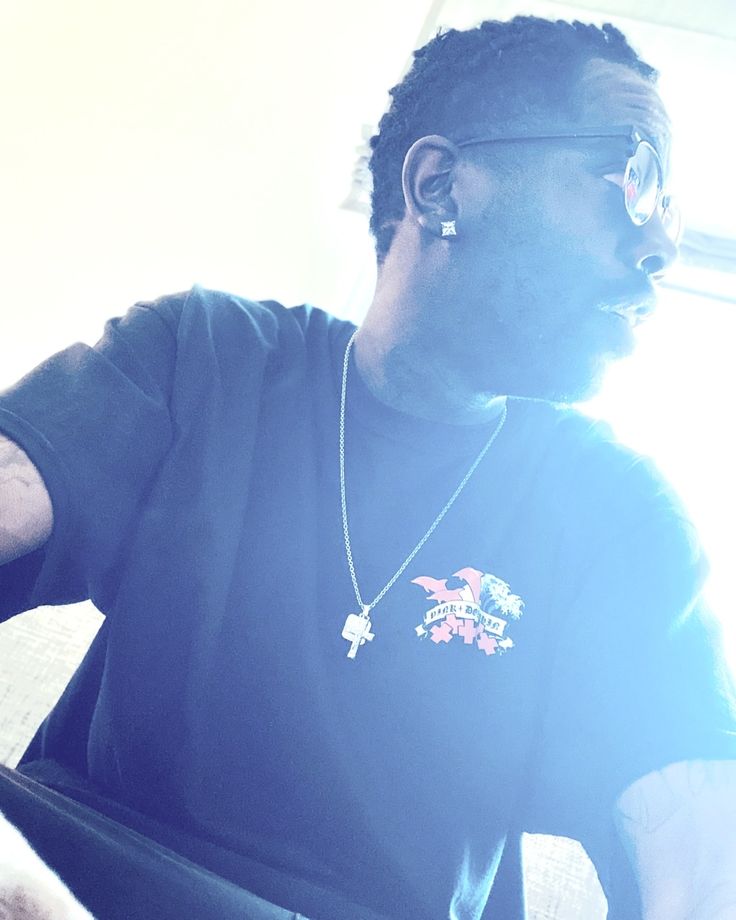 https://cdn.indiemusicreviews.net/images/kahmencents-p2daj-the-club-king.jpeg