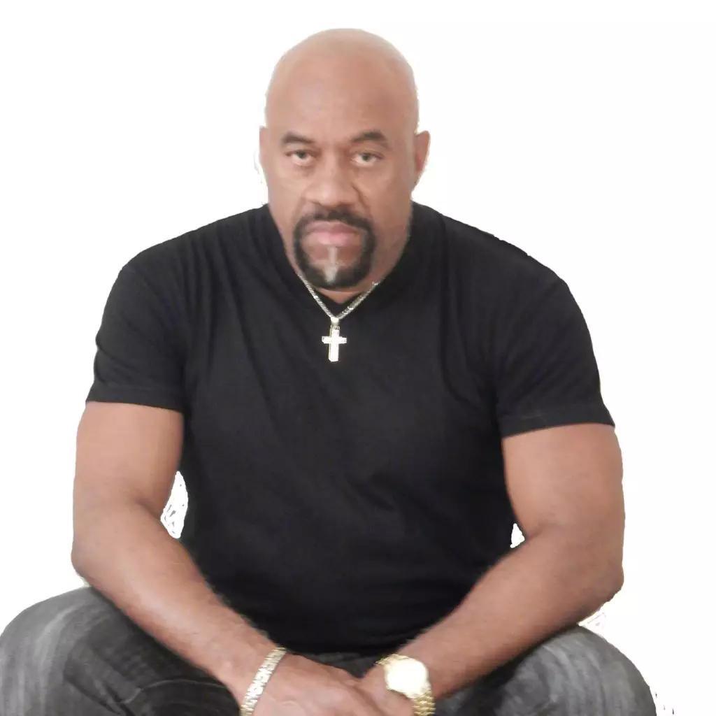 https://cdn.indiemusicreviews.net/images/kenny-tomlin-music-from-the-heart-and-soul.jpg
