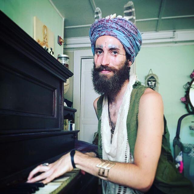 https://cdn.indiemusicreviews.net/images/luis-mojica-wholesome.jpg