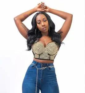 https://cdn.indiemusicreviews.net/images/mayhem-muzic-proves-to-be-the-new-rap-queen-with-off-the-porch.jpg