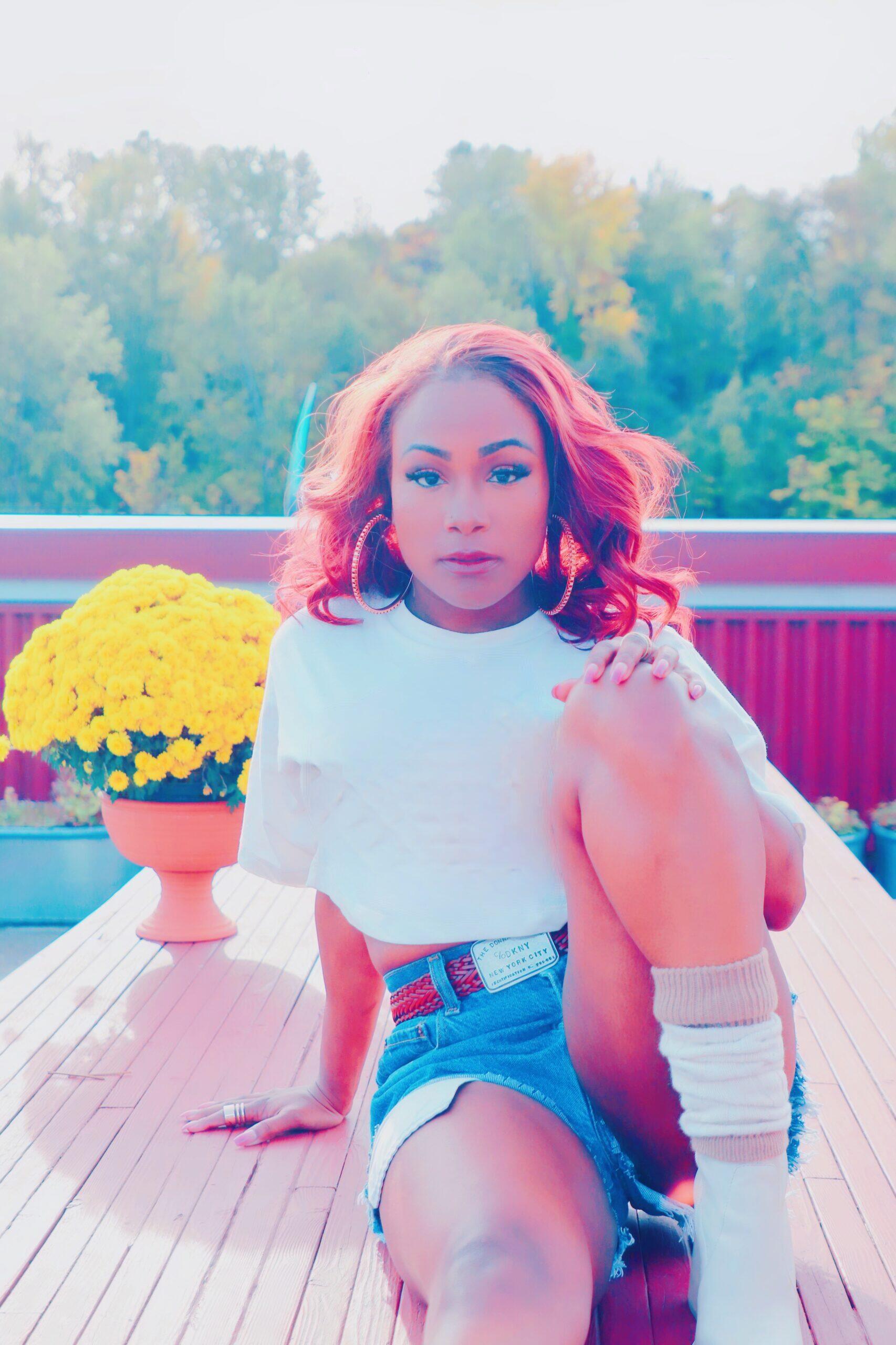 https://cdn.indiemusicreviews.net/images/mesmerizing-listeners-with-a-dynamic-and-unique-blend-ronae-shines-bright-with-stellar-new-single-instincts.jpg