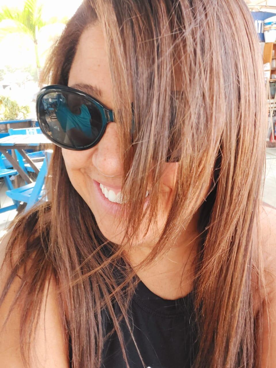 https://cdn.indiemusicreviews.net/images/music-that-inspires-and-heals-hearts-carolina-teixeiras-i-have-to-believe-is-a-light-in-dark-tunnels.jpg