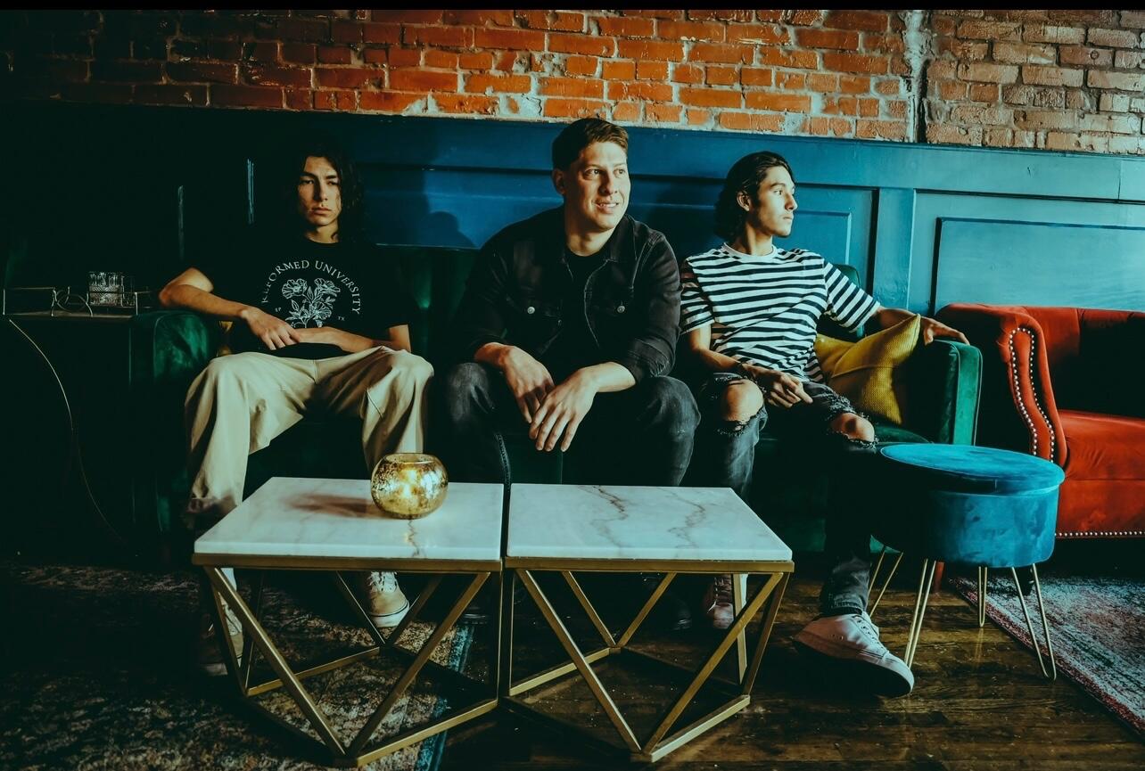 https://cdn.indiemusicreviews.net/images/new-alternative-band-stars-in-the-day-release-an-unforgettable-debut-ep.jpg