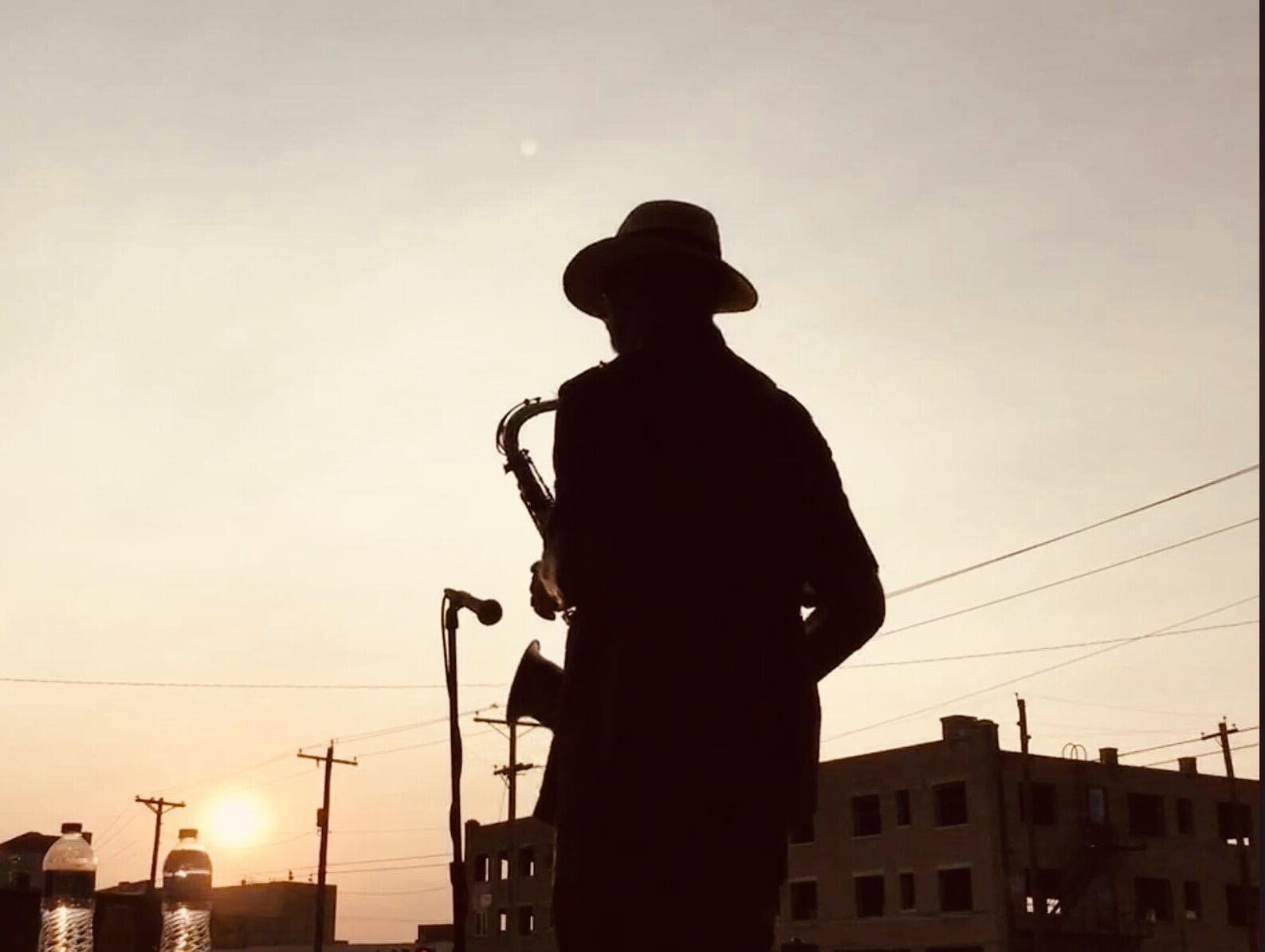 https://cdn.indiemusicreviews.net/images/original-jazz-from-blind-saxophonist.jpg